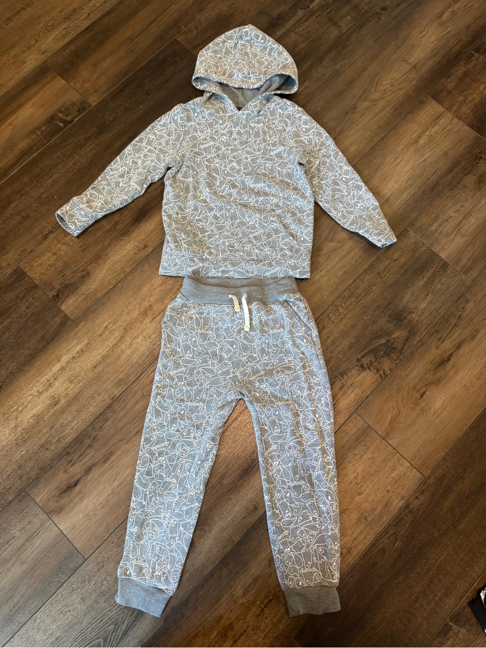 Old Navy size 5t Ghost Halloween sweatsuit